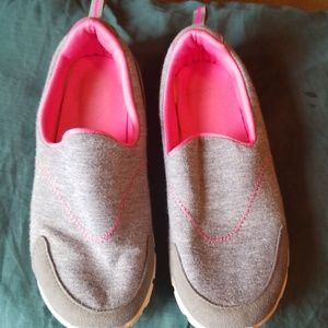 FINAL PRICE-Danskin walking shoes size 3